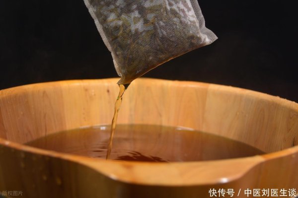 散户配资 热水泡脚，到底是“养生”还是“减寿”？6类人并不适合